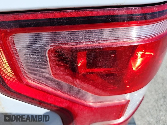 2018 Ford F-150 XL z VIN 1FTMF1EB6JKF43214, wystawiony jako IAAI lot #42662706 z przebiegiem 122 077 mil mil oraz . Historia ofert i sprzedaży dostępna na DreamBid. Obrazek 1.