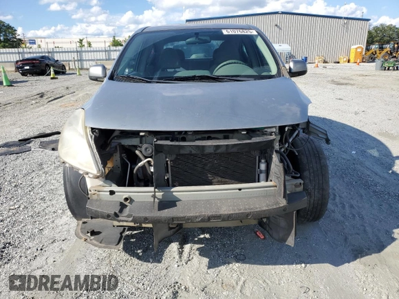 2012 Nissan Versa SV z VIN 3N1CN7AP3CL815189, wystawiony jako Copart lot #61076825 z przebiegiem 192 574 mil mil oraz Szkoda całkowita • Salvage title. Historia ofert i sprzedaży dostępna na DreamBid. Obrazek 5.