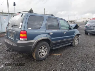 2005 Ford Escape XLT с VIN 1FMYU03125KB02628, выставлен на аукционе IAAI как лот 42222882 с пробегом Не указан миль и . История ставок и продаж доступна на DreamBid. Изображение 4.