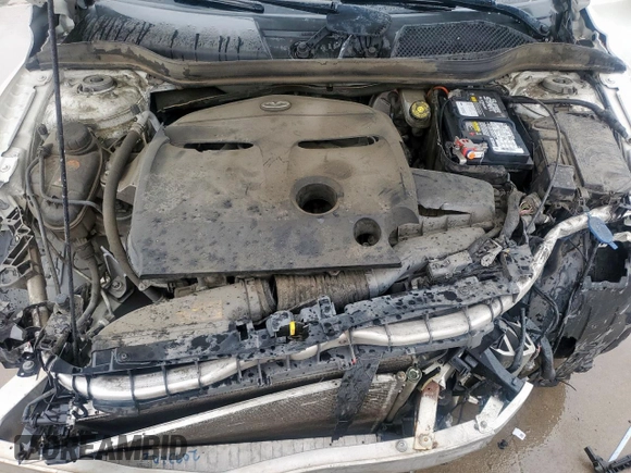 2018 Infiniti QX30 Premium with VIN SJKCH5CP2JA056283, listed as a Copart auction lot 60574585 with 102,573 mi miles and Salvage title. Bid and sale history available at DreamBid. Image 12.