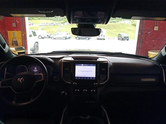 2023 Ram 1500 Big Horn z VIN 1C6RRFFG9PN561001, wystawiony jako IAAI lot #42575762 z przebiegiem 42 164 mil mil oraz . Historia ofert i sprzedaży dostępna na DreamBid. Obrazek 19.