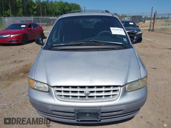 2000 Plymouth Voyager z VIN 2P4GP45G5YR537211, wystawiony jako IAAI lot #42302745 z przebiegiem 278 233 mil mil oraz . Historia ofert i sprzedaży dostępna na DreamBid. Obrazek 6.