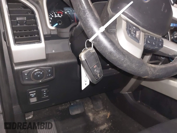 2020 Ford F-150 XL с VIN 1FTEW1EP1LFB12162, выставлен на аукционе IAAI как лот 41211017 с пробегом 82 920 миль миль и . История ставок и продаж доступна на DreamBid. Изображение 11.