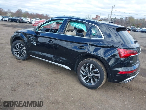 2024 Audi Q5 S line Premium z VIN WA1GAAFY8R2043043, wystawiony jako IAAI lot #42054728 z przebiegiem 10 929 mil mil oraz . Historia ofert i sprzedaży dostępna na DreamBid. Obrazek 3.