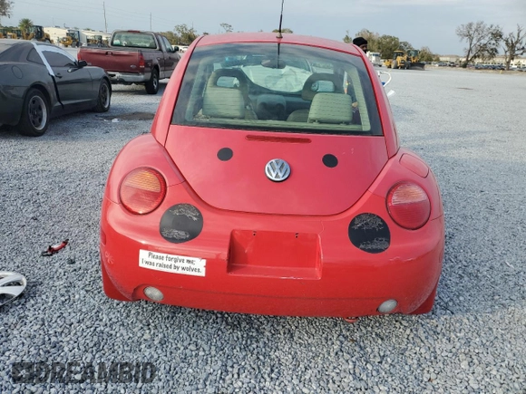 1999 Volkswagen Beetle GLS z VIN 3VWCA21C6XM459729, wystawiony jako Copart lot #88636985 z przebiegiem 63 666 mil mil oraz Czysty tytuł • Clean title. Historia ofert i sprzedaży dostępna na DreamBid. Obrazek 6.