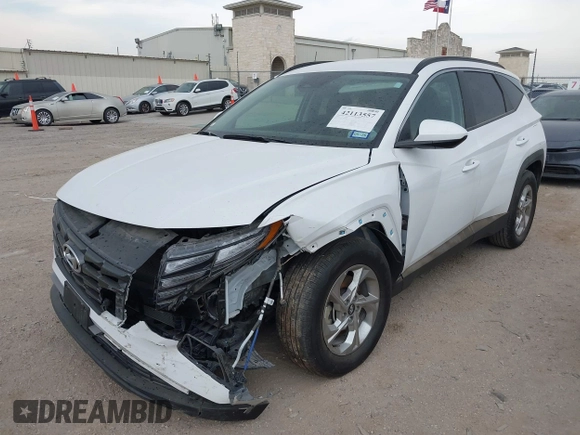 2024 Hyundai Tucson SEL with VIN 5NMJB3DE7RH427985, listed as a IAAI auction lot 42113557 with 18,181 mi miles. Bid and sale history available at carsss.com. Image 2.