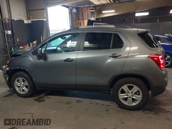 2020 Chevrolet Trax LT with VIN 3GNCJPSB7LL189181, listed as a IAAI auction lot 41661652 with 67,519 mi miles. Bid and sale history available at carsss.com. Image 14.