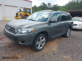 2008 Toyota Highlander Sport with VIN JTEDS43A382025333, listed as a IAAI auction lot 41895170 with 375,334 mi miles. Bid and sale history available at carsss.com. Image 2.