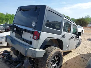 2007 Jeep Wrangler Unlimited X z VIN 1J4GA39137L114943, wystawiony jako IAAI lot #42080263 z przebiegiem Nie podano mil oraz . Historia ofert i sprzedaży dostępna na DreamBid. Obrazek 4.