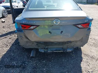 2020 Nissan Sentra SR z VIN 3N1AB8DVXLY262821, wystawiony jako IAAI lot #42085696 z przebiegiem 102 191 mil mil oraz . Historia ofert i sprzedaży dostępna na DreamBid. Obrazek 6.