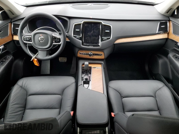 2024 Volvo XC90 Plus Bright Theme with VIN YV4L12PE1R1229833, listed as a Copart auction lot 48030085 with 14,202 mi miles and Salvage Title. Bid and sale history available at DreamBid. Image 8.