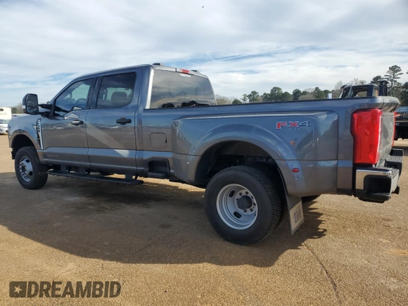 2024 Ford F-350 XL with VIN 1FT8W3DT7REE03092, listed as a Copart auction lot 47180275 with 22,381 mi miles and Clean title. Bid and sale history available at DreamBid. Image 2.