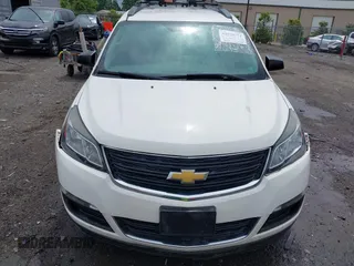 2015 Chevrolet Traverse LS z VIN 1GNKVFED4FJ197970, wystawiony jako IAAI lot #42020771 z przebiegiem 128 876 mil mil oraz . Historia ofert i sprzedaży dostępna na DreamBid. Obrazek 12.