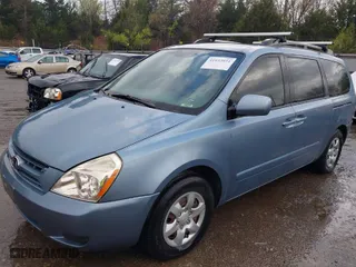2008 Kia Sedona LX with VIN KNDMB233886255842, listed as a IAAI auction lot 41933931 with 169,003 mi miles. Bid and sale history available at carsss.com. Image 2.