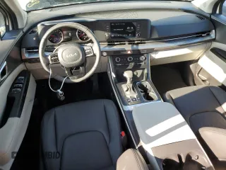 2024 Kia Carnival LX with VIN KNDNB4H32R6432704, listed as a Copart auction lot 84153374 with 9,137 mi miles and Salvage Title. Bid and sale history available at carsss.com. Image 8.