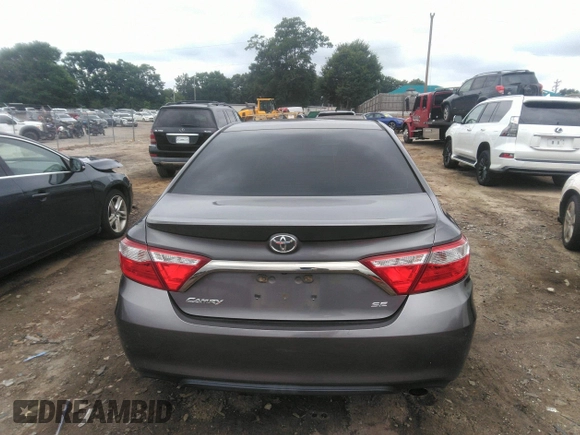 2015 Toyota Camry XLE z VIN 4T1BF1FKXFU101145, wystawiony jako IAAI lot #42400010 z przebiegiem 145 567 mil mil oraz . Historia ofert i sprzedaży dostępna na DreamBid. Obrazek 16.