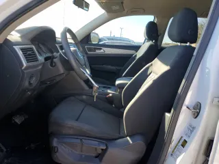 2018 Volkswagen Atlas S z VIN 1V2AR2CA4JC521361, wystawiony jako Copart lot #81990544 z przebiegiem 102 809 mil mil oraz Szkoda całkowita • Salvage title. Historia ofert i sprzedaży dostępna na DreamBid. Obrazek 7.