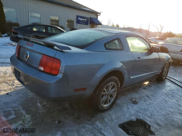 2005 Ford Mustang Deluxe with VIN 1ZVFT80N555134599, listed as a Copart auction lot 87826455 with 208,306 mi miles and Non Repairable. Bid and sale history available at carsss.com. Image 3.