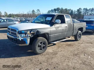 1998 Dodge Ram 1500 with VIN 3B7HF13YXWG142885, listed as a IAAI auction lot 41404805 with 252,588 mi miles. Bid and sale history available at carsss.com. Image 2.