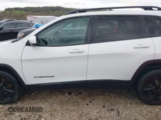 2017 Jeep Cherokee Limited z VIN 1C4PJLDS1HW603511, wystawiony jako IAAI lot #41935114 z przebiegiem 93 509 mil mil oraz . Historia ofert i sprzedaży dostępna na DreamBid. Obrazek 14.