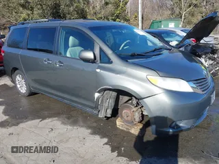 2012 Toyota Sienna XLE AAS with VIN 5TDYK3DC0CS176597, listed as a IAAI auction lot 41403101 with 225,634 mi miles. Bid and sale history available at carsss.com. Image 1.