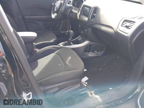 2020 Jeep Compass Sport с VIN 3C4NJCAB2LT102346, выставлен на аукционе IAAI как лот 41010173 с пробегом 70 239 миль миль и . История ставок и продаж доступна на DreamBid. Изображение 5.