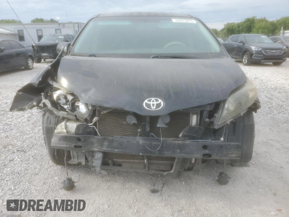 2013 Toyota Sienna SE с VIN 5TDXK3DC2DS367001, выставлен на аукционе Copart как лот 55975875 с пробегом 151 865 миль миль и Списание • Salvage title. История ставок и продаж доступна на DreamBid. Изображение 5.
