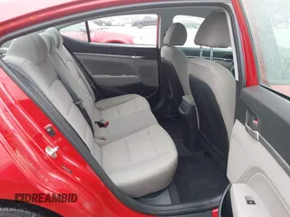2020 Hyundai Elantra Value Edition z VIN 5NPD84LF9LH521145, wystawiony jako IAAI lot #41020704 z przebiegiem 63 035 mil mil oraz . Historia ofert i sprzedaży dostępna na DreamBid. Obrazek 8.