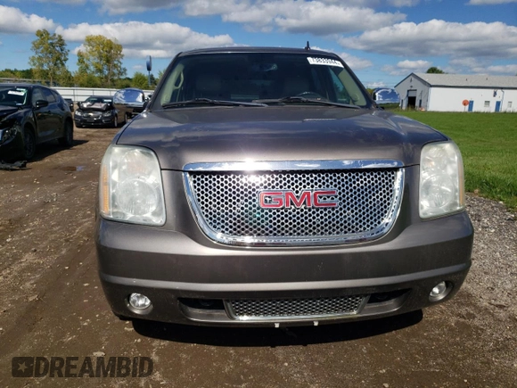 2011 GMC Yukon Denali with VIN 1GKS2EEF4BR196573, listed as a Copart auction lot 73833944 with 149,404 mi miles and Clean Title. Bid and sale history available at DreamBid. Image 5.