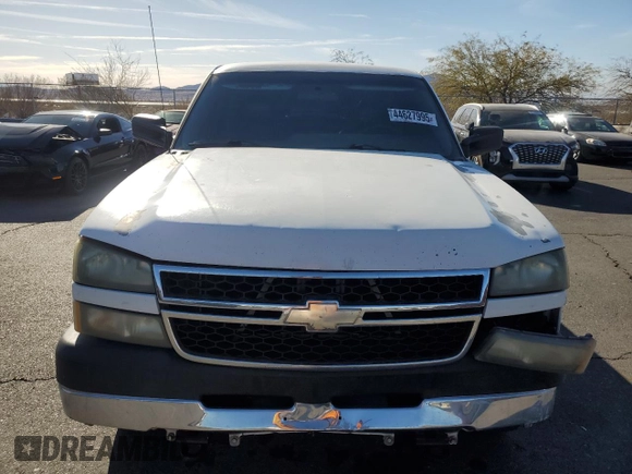 2007 Chevrolet Silverado 2500 z VIN 1GBHC24U57E165823, wystawiony jako Copart lot #44627995 z przebiegiem 311 160 mil mil oraz Szkoda całkowita • Salvage title. Historia ofert i sprzedaży dostępna na DreamBid. Obrazek 5.