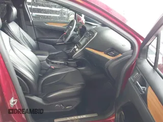 2017 Lincoln MKC Select с VIN 5LMCJ2C96HUL63240, выставлен на аукционе IAAI как лот 42075525 с пробегом 82 057 миль миль и . История ставок и продаж доступна на DreamBid. Изображение 5.