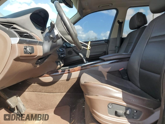 2010 BMW X5 35d with VIN 5UXFF0C58ALT76928, listed as a Copart auction lot 49082825 with 184,662 mi miles and Salvage Title. Bid and sale history available at carsss.com. Image 7.