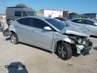 2015 Hyundai Elantra SE z VIN 5NPDH4AE8FH590181, wystawiony jako IAAI lot #42107147 z przebiegiem 107 083 mil mil oraz . Historia ofert i sprzedaży dostępna na DreamBid. Obrazek 1.