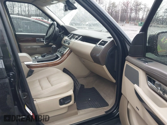 2011 Land Rover Range Rover Sport HSE LUX with VIN SALSK2D42BA294809, listed as a IAAI auction lot 41872656 with 220,795 mi miles. Bid and sale history available at carsss.com. Image 5.