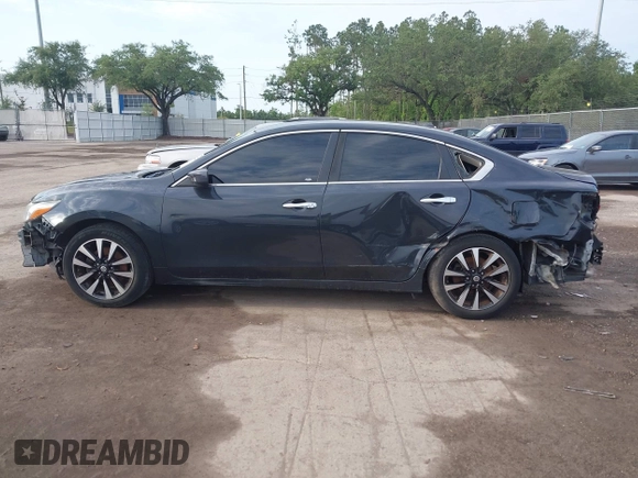 2018 Nissan Altima SR with VIN 1N4AL3AP5JC255662, listed as a IAAI auction lot 42229232 with 171,399 mi miles and . Bid and sale history available at carsss.com. Image 14.