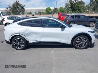 2023 Ford Mustang Mach-E Premium с VIN 3FMTK3SUXPMA73825, выставлен на аукционе IAAI как лот 42508806 с пробегом 21 422 миль миль и . История ставок и продаж доступна на DreamBid. Изображение 13.