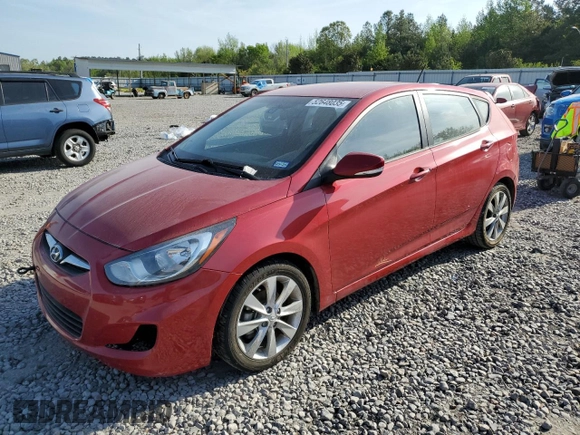 2013 Hyundai Accent SE with VIN KMHCU5AE0DU121047, listed as a Copart auction lot 52648035 with 42,655 mi miles and Salvage Title. Bid and sale history available at carsss.com. Image 1.