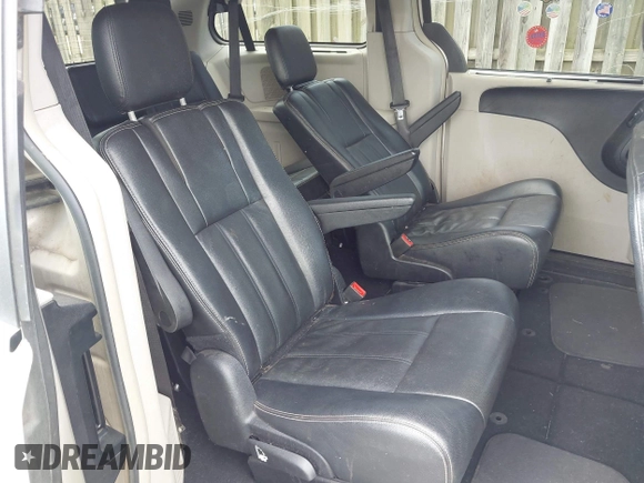 2014 Chrysler Town & Country Touring with VIN 2C4RC1BG2ER413257, listed as a IAAI auction lot 42181370 with 163,374 mi miles and . Bid and sale history available at DreamBid. Image 8.