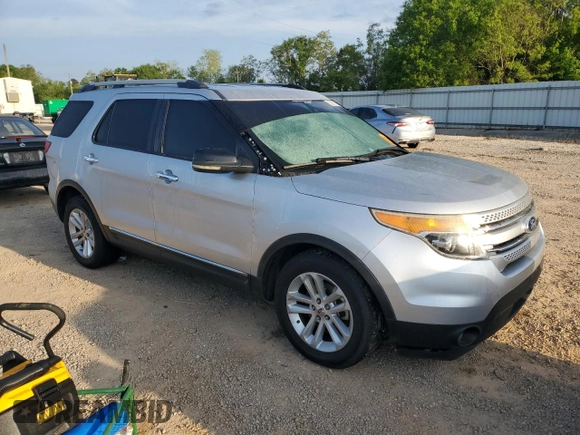 2011 Ford Explorer XLT z VIN 1FMHK7D8XBGA92536, wystawiony jako Copart lot #52979635 z przebiegiem 260 753 mil mil oraz Szkoda całkowita • Salvage title. Historia ofert i sprzedaży dostępna na DreamBid. Obrazek 4.
