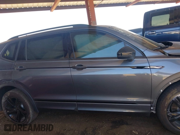 2024 Volkswagen Tiguan SE R-Line Black with VIN 3VVCB7AX4RM046261, listed as a IAAI auction lot 42327569 with 15,428 mi miles and . Bid and sale history available at DreamBid. Image 14.