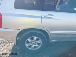 2003 Toyota Highlander with VIN JTEHF21A030157807, listed as a IAAI auction lot 41822036 with 253,295 mi miles. Bid and sale history available at carsss.com. Image 6.