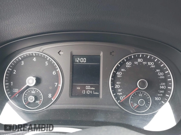 2014 Volkswagen Passat Wolfsburg Edition z VIN 1VWAT7A30EC028218, wystawiony jako IAAI lot #41711943 z przebiegiem 131 041 mil mil oraz . Historia ofert i sprzedaży dostępna na DreamBid. Obrazek 7.