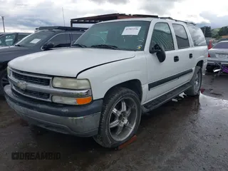 2001 Chevrolet Suburban LS with VIN 3GNEC16T21G209183, listed as a IAAI auction lot 41503236 with 216,462 mi miles. Bid and sale history available at carsss.com. Image 2.