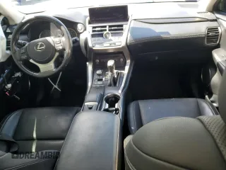 2021 Lexus NX 300 z VIN JTJGARBZ0M2182236, wystawiony jako Copart lot #56577085 z przebiegiem 58 929 mil mil oraz Szkoda całkowita • Salvage title. Historia ofert i sprzedaży dostępna na DreamBid. Obrazek 8.