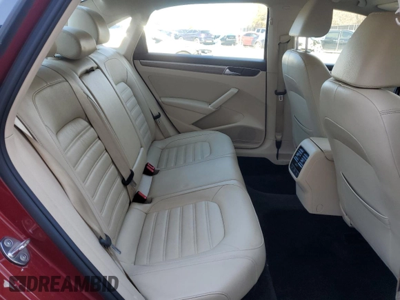 2018 Volkswagen Passat SEL Premium z VIN 1VWCA7A36JC014669, wystawiony jako Copart lot #46847095 z przebiegiem 77 640 mil mil oraz Czysty tytuł • Clean title. Historia ofert i sprzedaży dostępna na DreamBid. Obrazek 10.