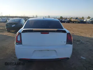 2018 Chrysler 300 with VIN 2C3CCAGG9JH250674, listed as a IAAI auction lot 41770040 with 147,642 mi miles. Bid and sale history available at carsss.com. Image 16.