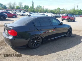2011 BMW 3 Series 328i xDrive z VIN WBAPK5G55BNN79304, wystawiony jako IAAI lot #42166372 z przebiegiem 115 730 mil mil oraz . Historia ofert i sprzedaży dostępna na DreamBid. Obrazek 15.