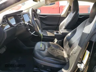 2014 Tesla Model S 60 z VIN 5YJSA1S19EFP56100, wystawiony jako Copart lot #62331725 z przebiegiem Nie podano mil oraz Szkoda całkowita • Salvage title. Historia ofert i sprzedaży dostępna na DreamBid. Obrazek 7.
