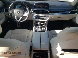 2017 BMW 7 Series 750i xDrive with VIN WBA7B0C55HG527046, listed as a Copart auction lot 41707455 with 15,947 mi miles and Salvage title. Bid and sale history available at DreamBid. Image 8.