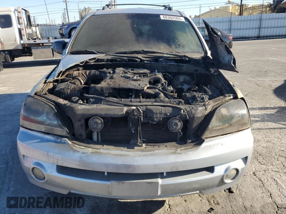 2005 Kia Sorento LX with VIN KNDJD733055363741, listed as a Copart auction lot 88302565 with 0 mi miles and Salvage Title. Bid and sale history available at carsss.com. Image 5.